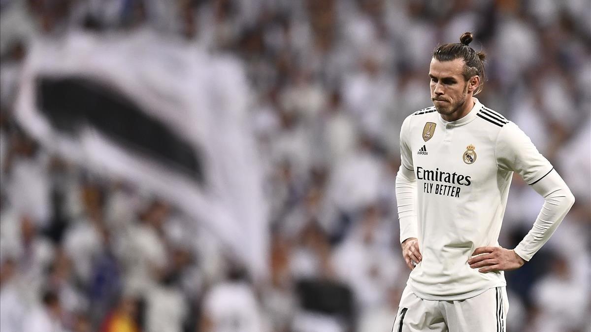 aguasch47199439 real madrid s welsh forward gareth bale stands on the field 190305104330