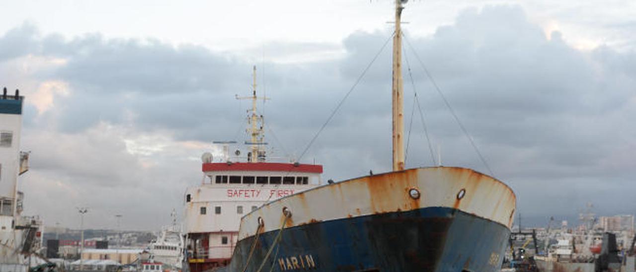 El buque Marin, abandonado en el Puerto de La Luz desde la primavera de 2017.