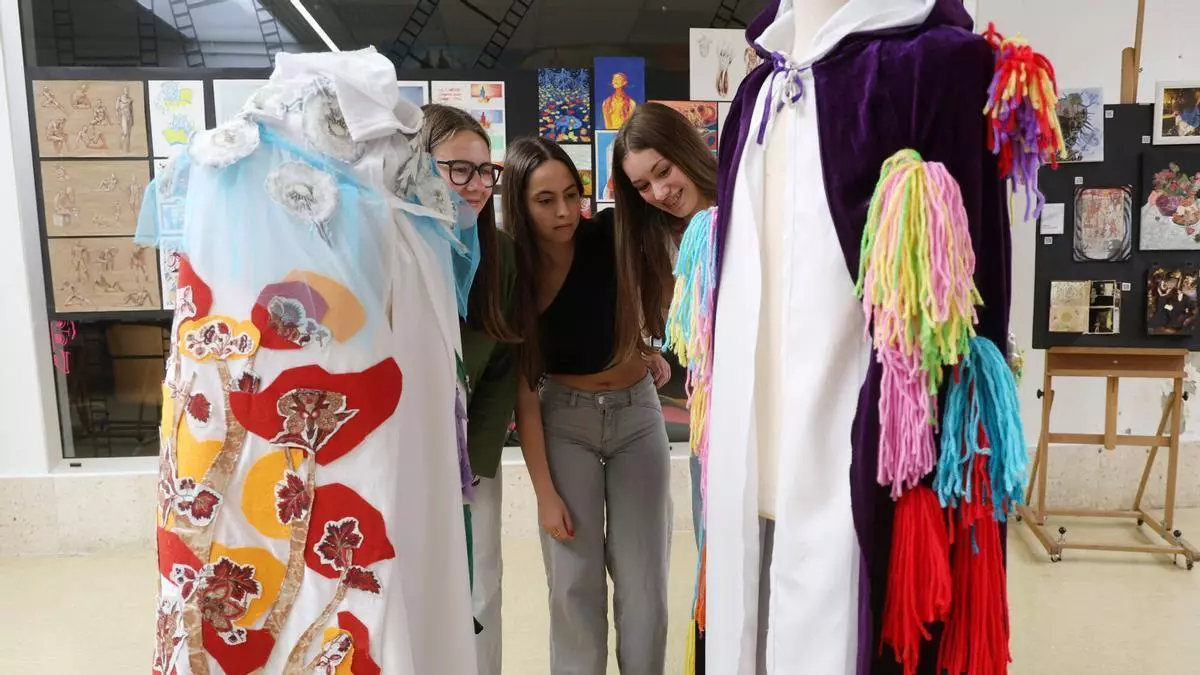 El Bachillerato de Artes del IES A Xunqueira I convierte el centro en una gran exposición de fin de curso