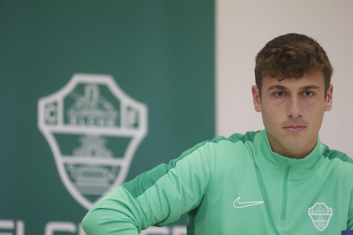 El joven jugador mallorquín se ha mostrado muy ilusionado con su llegada al Elche