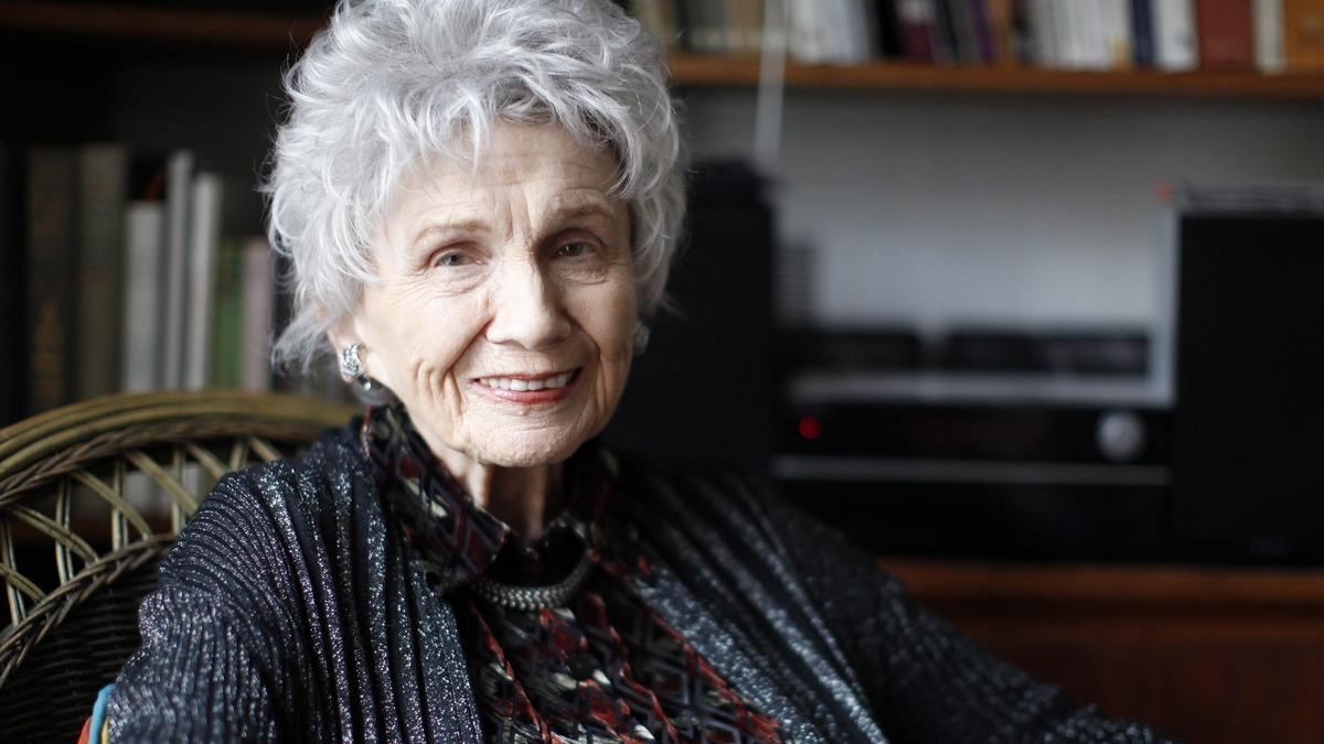 La escritora candiense Alice Munro.