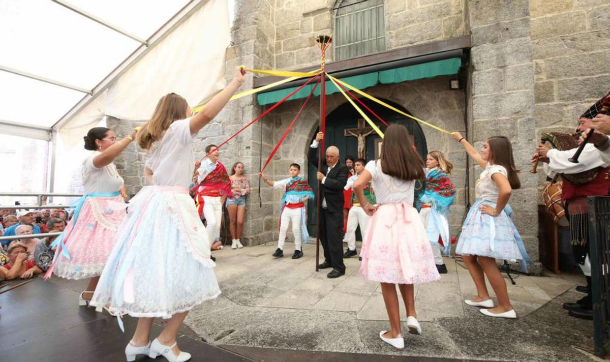 Danzas blancas con nuevas incorporaciones.   | // ANXO GUTIÉRREZ