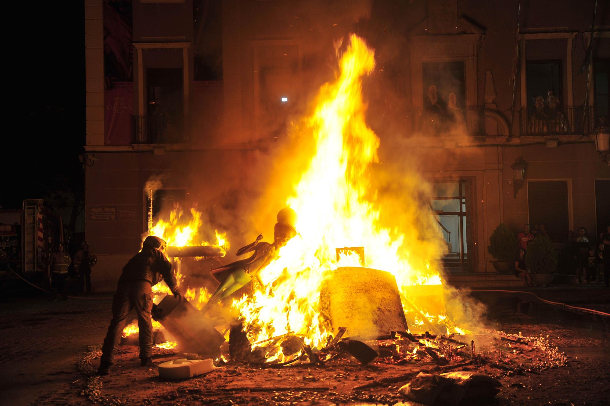 Cremà de la Falla Oficial.