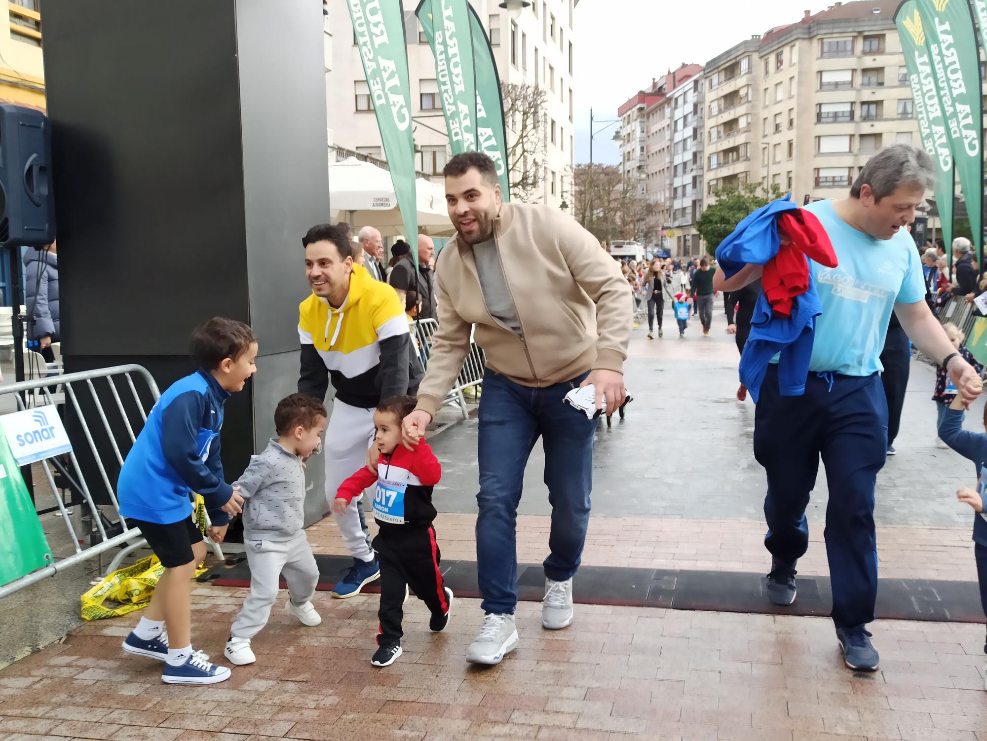 Casi 1.500 participantes disputan la carrera de Fin de Año de Pola de Siero