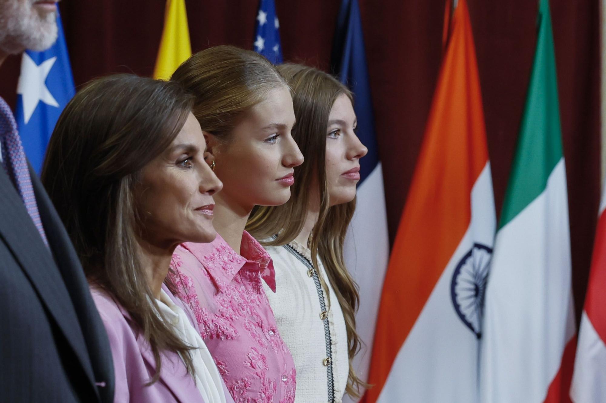 EN IMÁGENES: Personalidades, políticos y premiados se dan cita en el hotel de la Reconquista antes de la ceremonia de entrega de los Premios "Princesa"