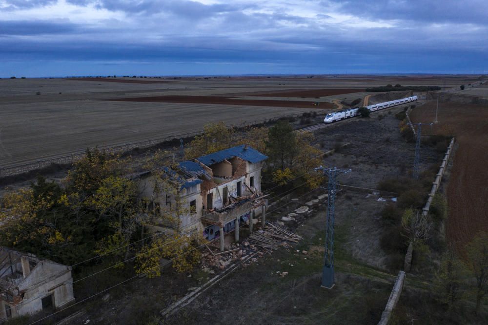 Estación de tren de Andavías en ruinas