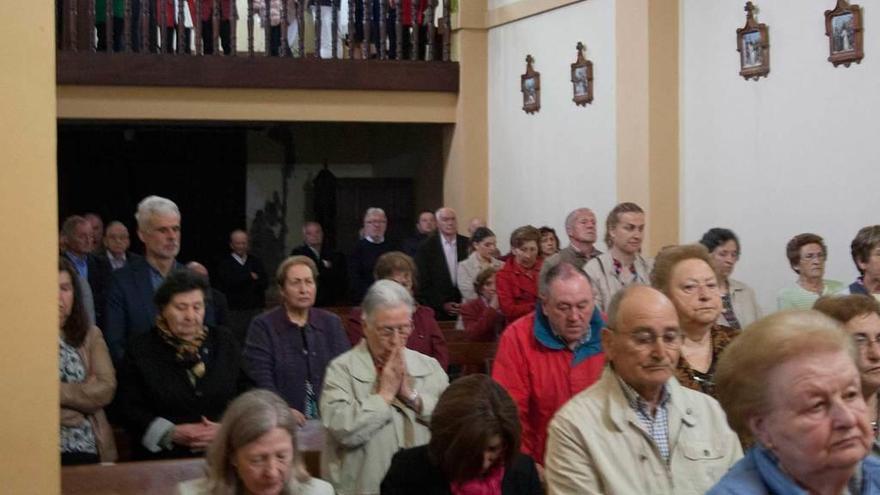 Asistentes a la iglesia.