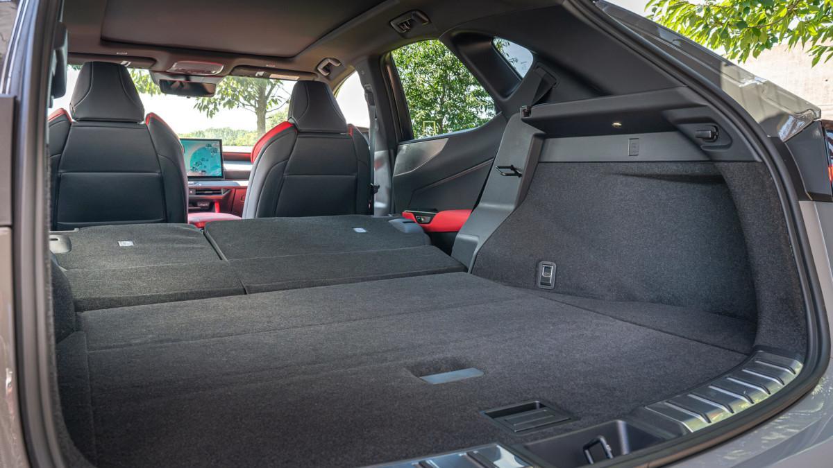 Maletero del nuevo Lexus NX 2027