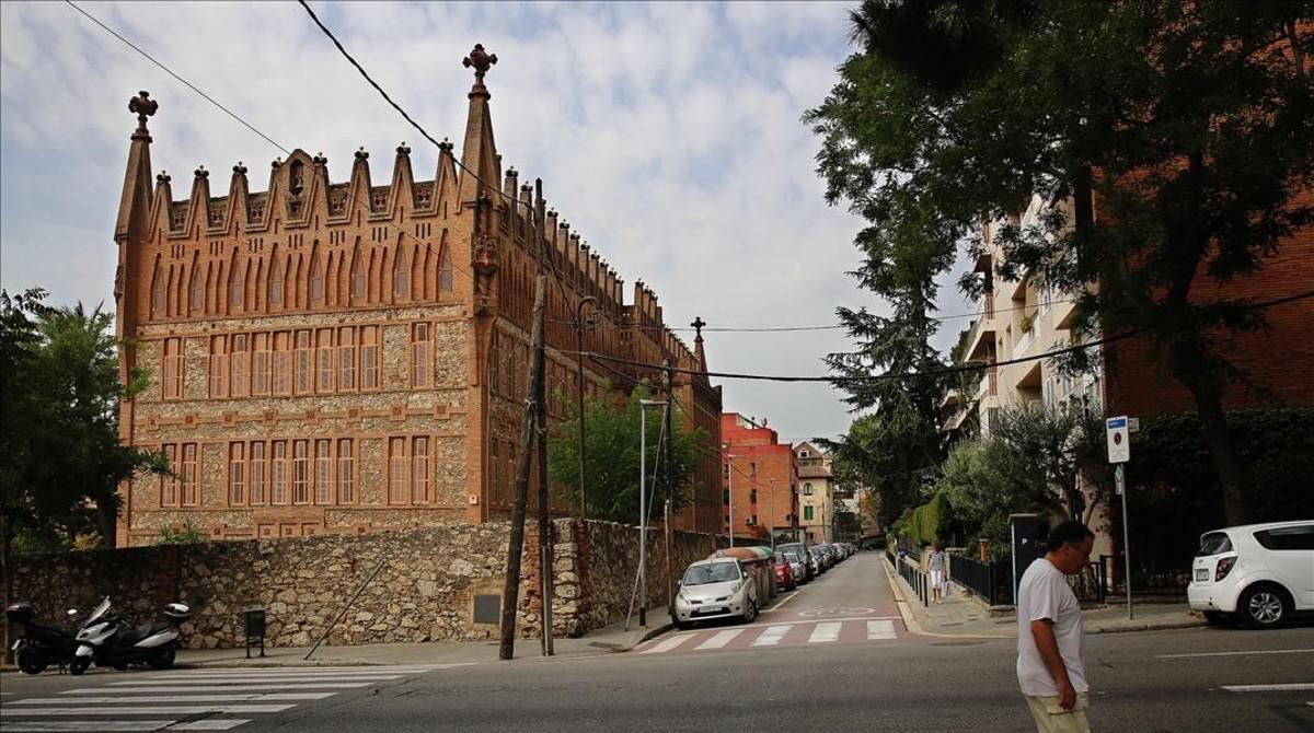 Una imagen de la calle de Ganduxer, con el colegio de las Teresianas de Gaudí.