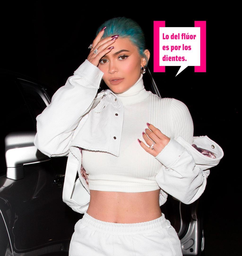 Kylie Jenner de paseíto por la calle.