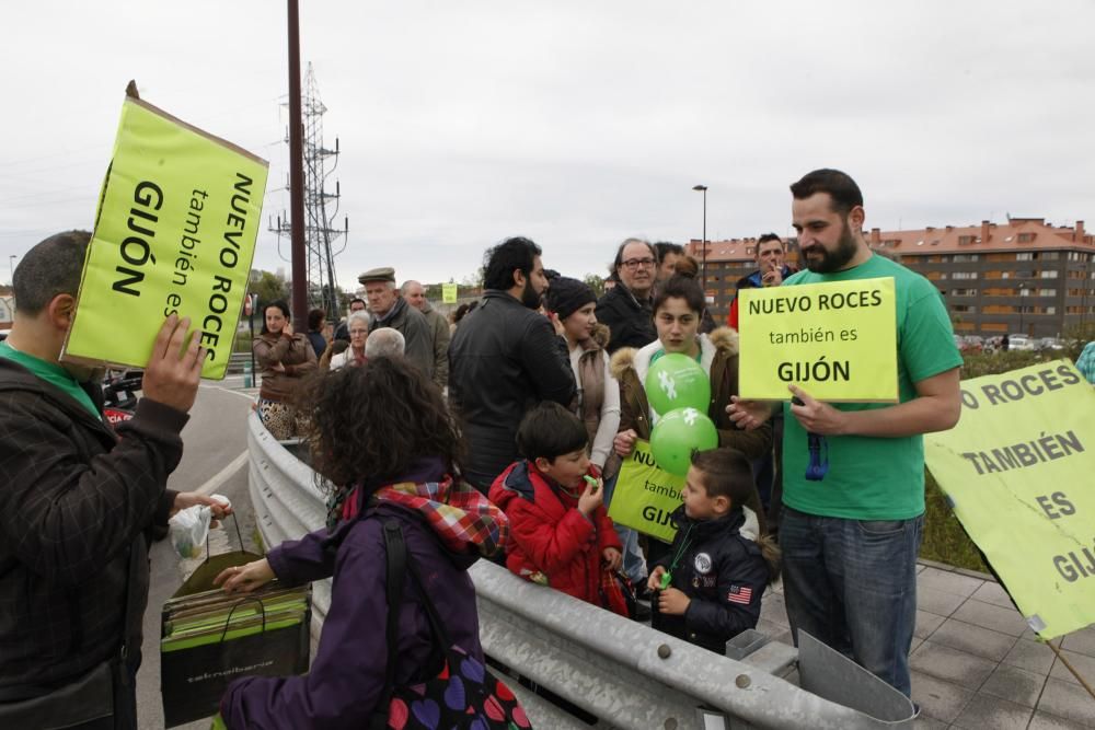 Manifestación de los vecinos de Nuevo Roces