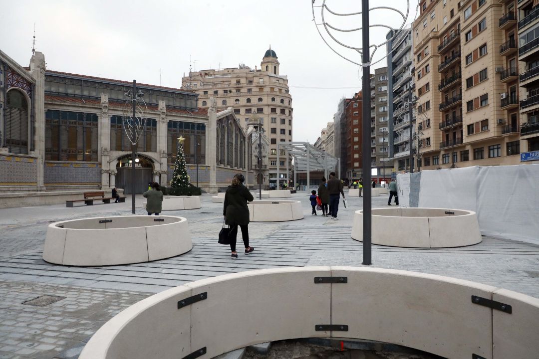 Inauguración de la Plaza de Brujas renovada tras las obras