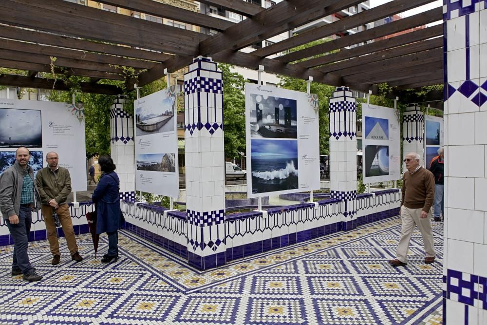 Inauguración de la exposición fotográfica de la Asociación Profesional de Fotoperiodistas Asturianos sobre medio ambiente en los "Campinos de Begoña"