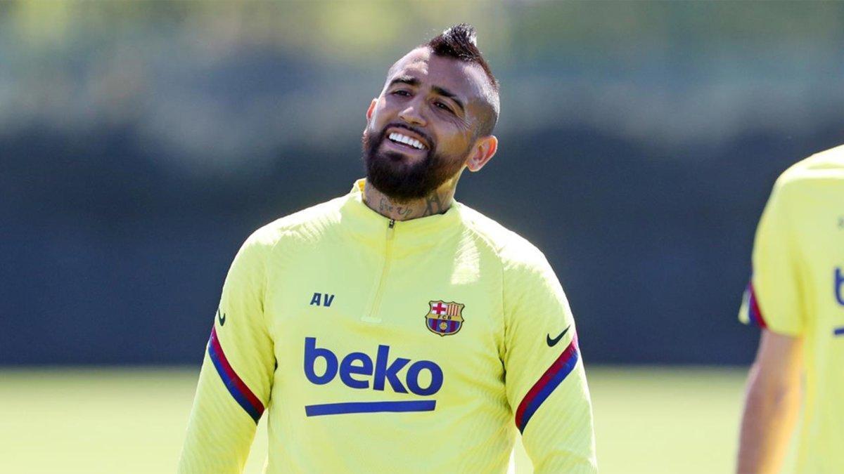 Arturo Vidal cree en las opciones del Barça en La Liga y la Champions