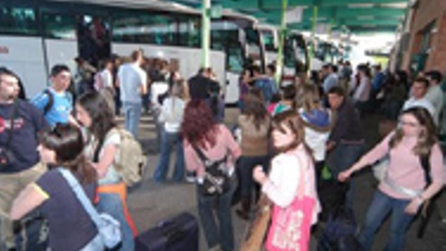 La estación de bus celebra 20 años con actos culturales y un millón de viajeros