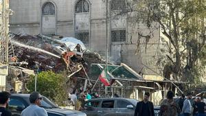 Ataque israelí contra un edificio cercano a la embajada iraní en Damasco