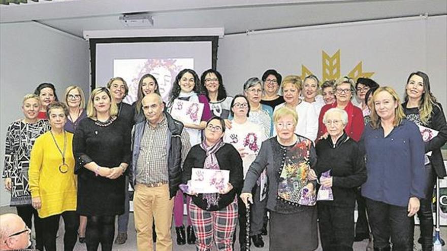 L’Alcora edita su primer calendario protagonizado por doce mujeres