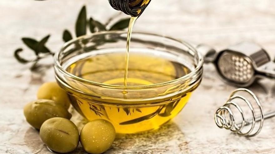 Un buen chorro de aceite de oliva
