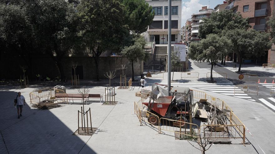La nova plaça de la Independència de Manresa, una millora urbanística desangelada