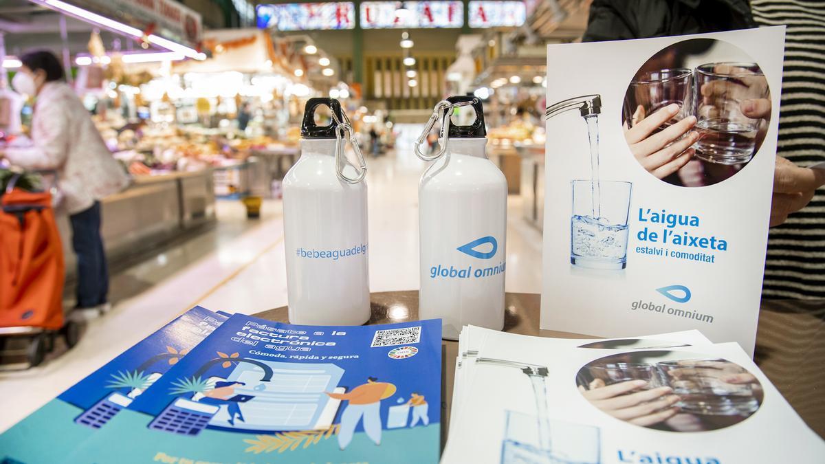 Una campaña para fomentar el uso del agua del grifo en el consumo diario.