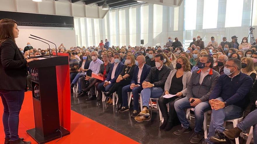 El diputado nacional reúne a más de 600 personas en el Centro de Congresos de Elche en un acto con alegatos a la unidad y la renovación