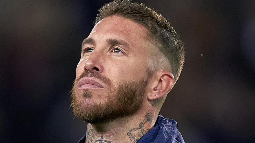 Una estrella internacional sufre un desmayo tras recibir una camiseta de Sergio Ramos: &quot;No me juzguen&quot;