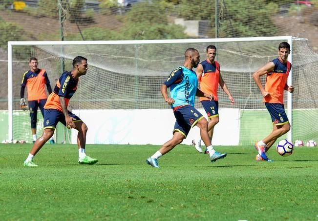 Entrenamiento UD Las Palmas en Barranco Seco ...