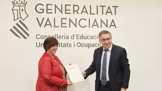 Los lingüistas, sobre el nuevo criterio administrativo: "Hiere de muerte al valenciano"