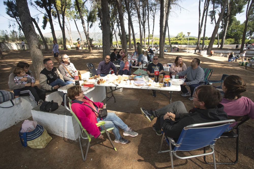 Lunes de Pascua en las zonas de ocio de Camp de Morvedre.