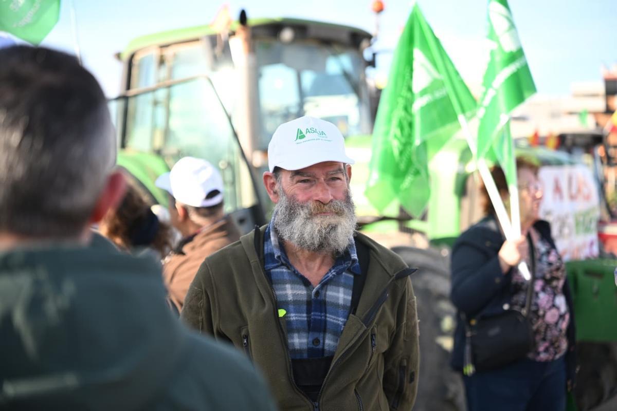 Así ha sido la salida de la tractorada desde Elche