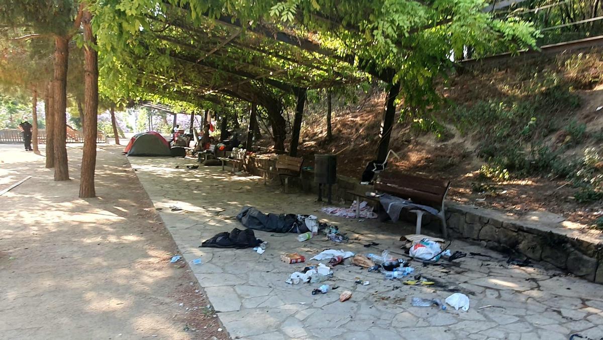 Campamento de indigentes en Montjuïc.