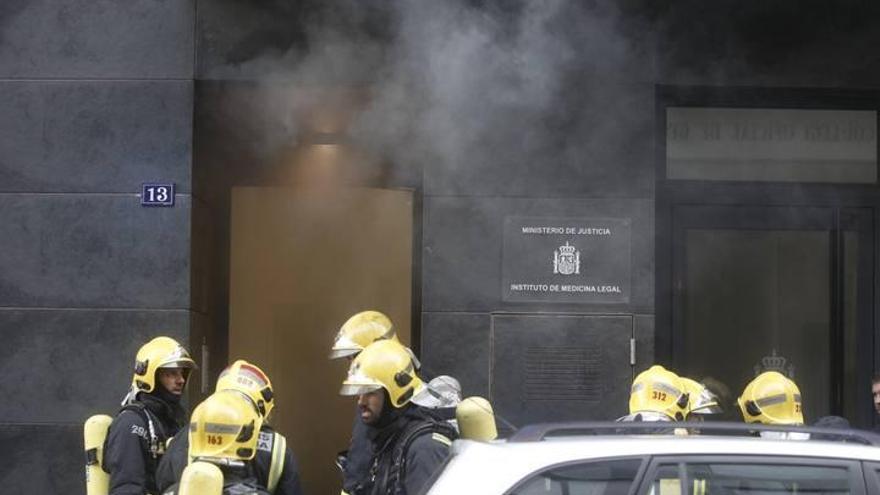 Ein Brand im Keller der Gerichtsmedizin in Palma führte am Mittwochnachmittag zu schwerer Rauchentwicklung