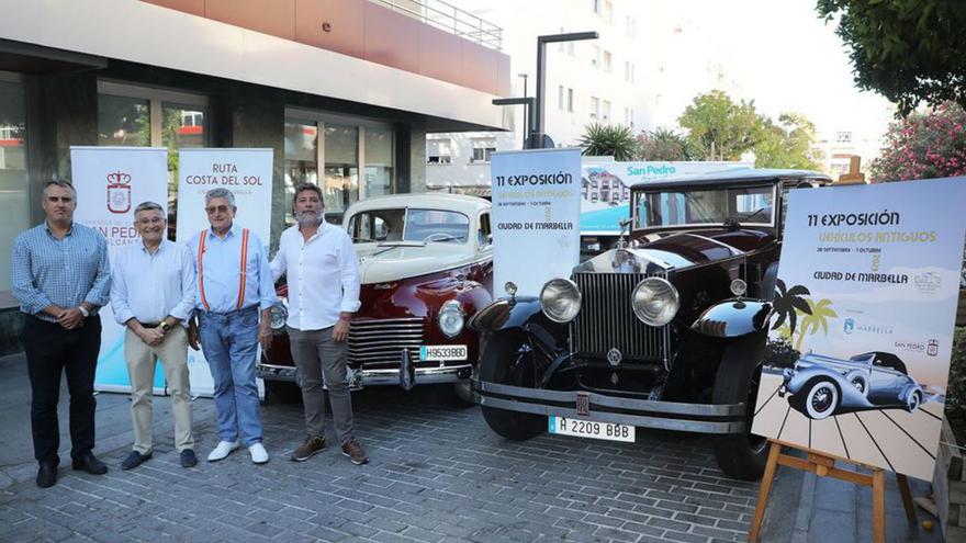 Organizadores, ayer, en la presentación de la muestra.