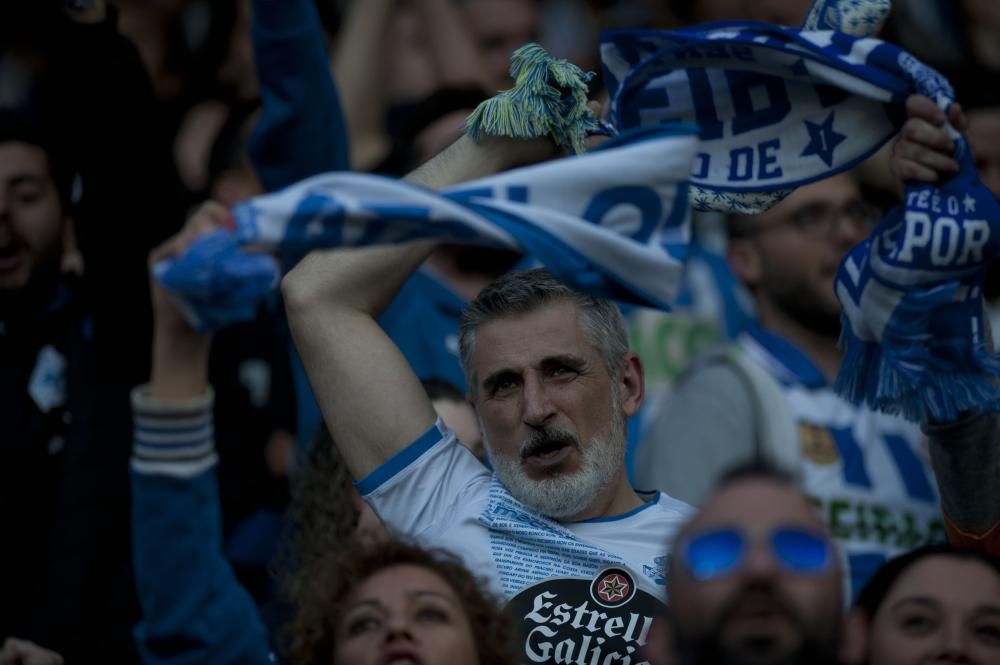 La afición del Dépor llena Riazor ante el Mallorca