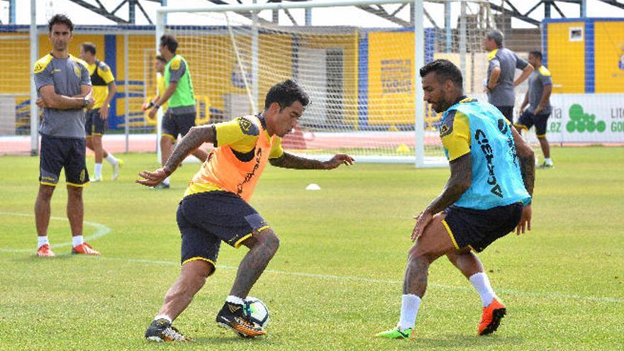 Sergio Araujo oposita al once en banda