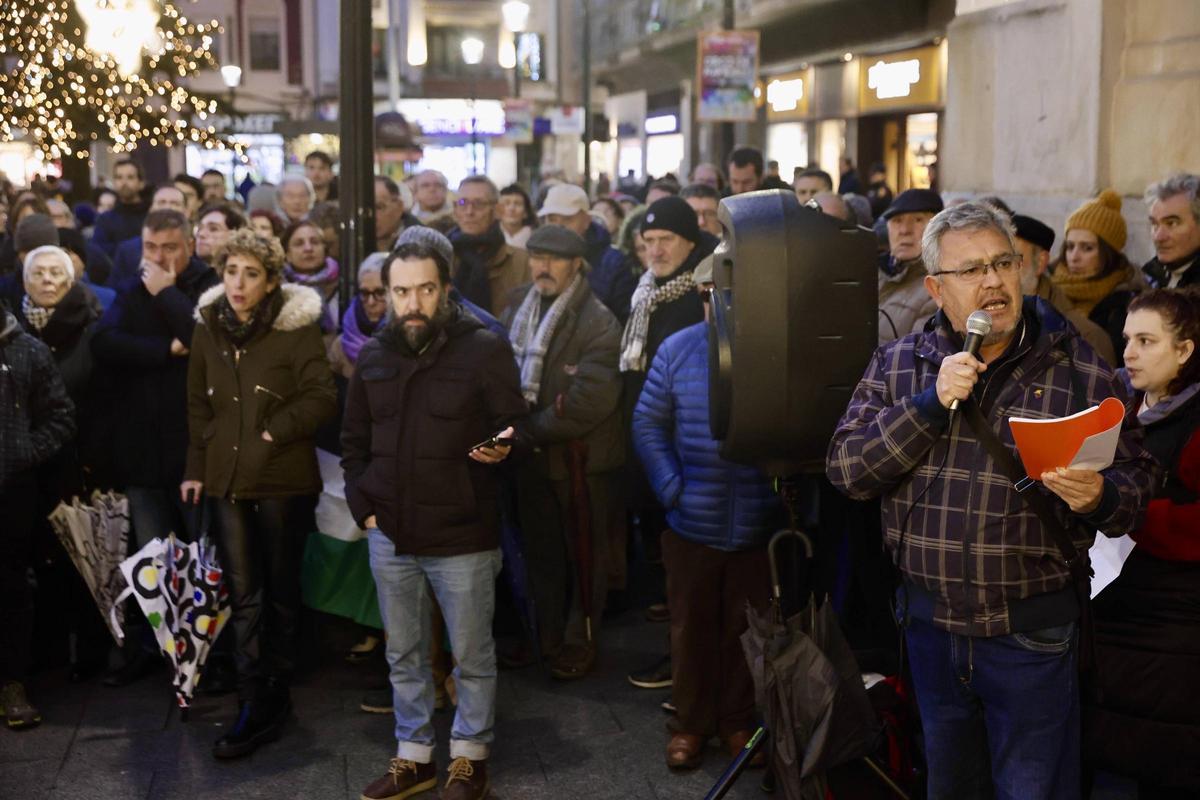 EN IMÁGENES: La manifestación en Gijón contra la intervención de EE UU en Venezuela EN IMÁGENES: La manifestación en Gijón contra la intervención de EE UU en Venezuela