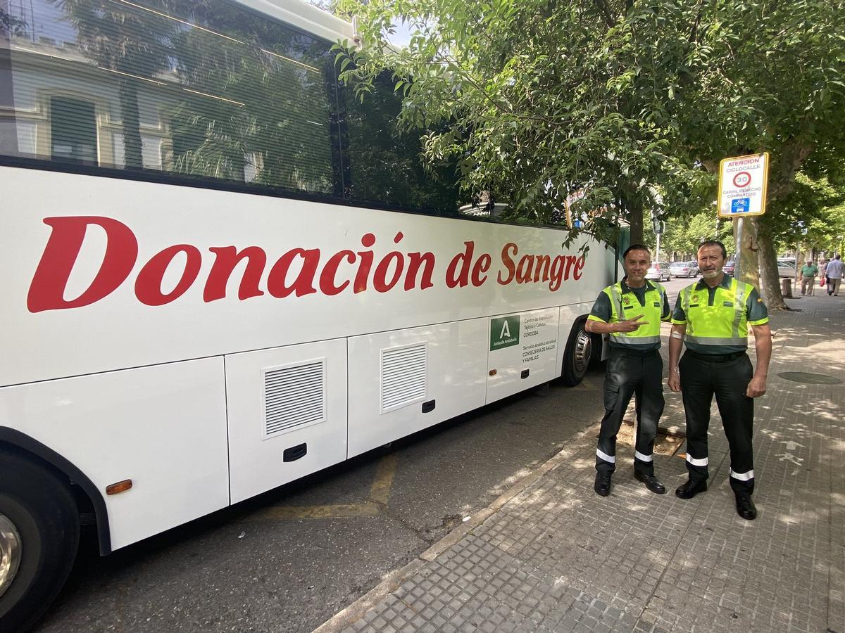 Las donaciones se realizan en el autobús del Centro de Transfusión.