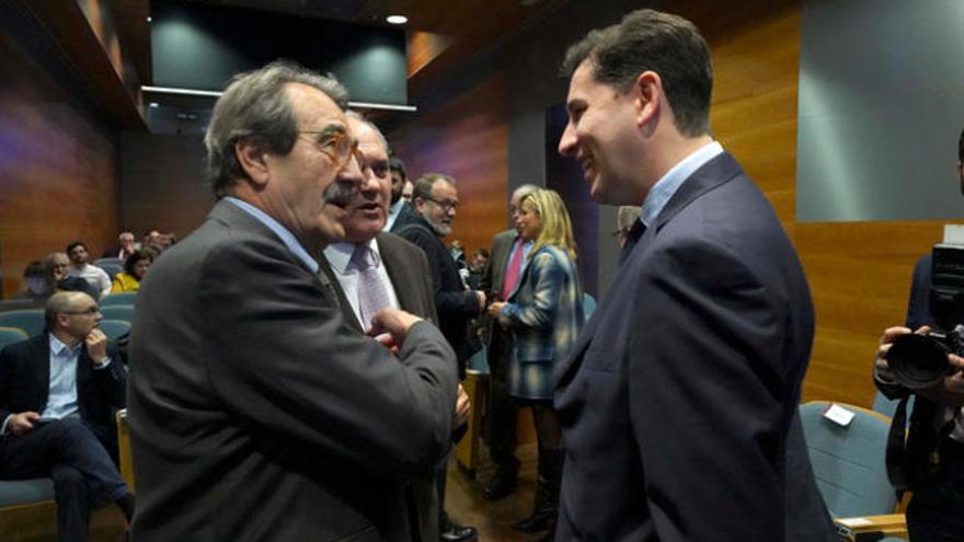 Emilio Ontiveros y José Luis Flórez, ayer en Madrid.