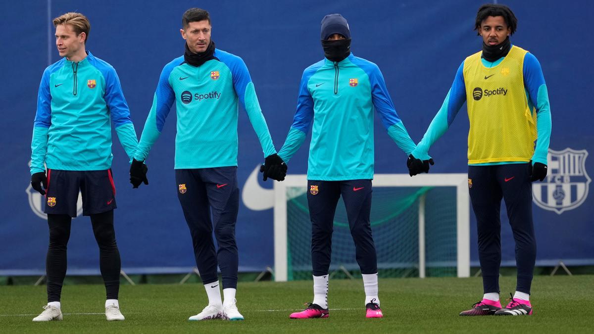 De Jong, Lewandowski, Raphinha y Koundé, en el entrenamiento previo al Barça-Real Sociedad de la Copa del Rey.