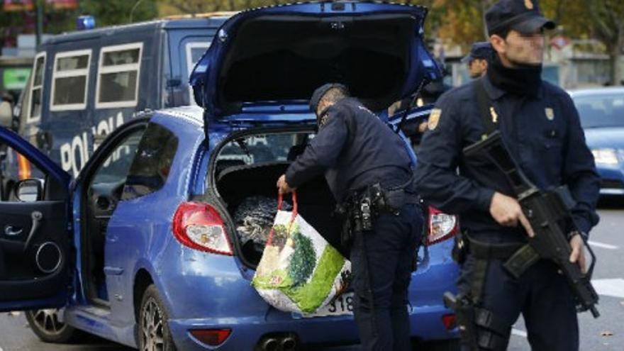 Máxima seguridad en los alrededores del Bernabéu antes del Clásico