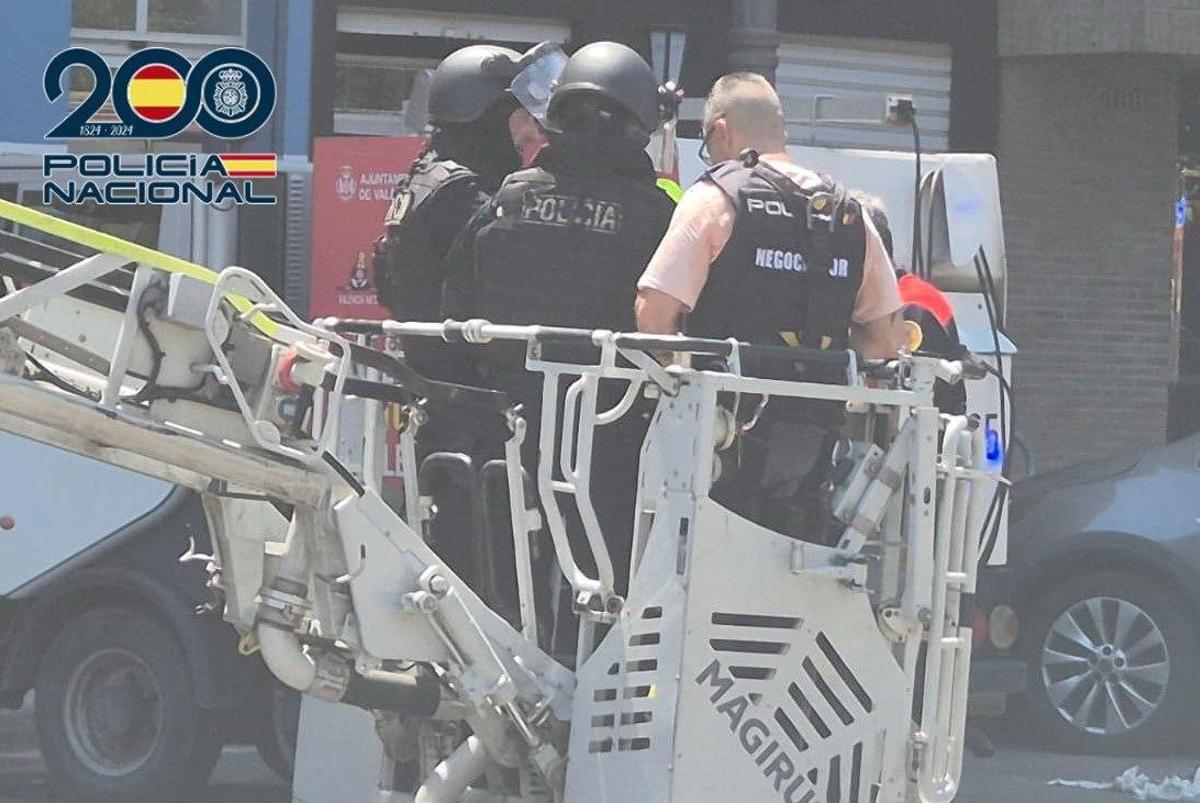 Otro momento de la actuación policial