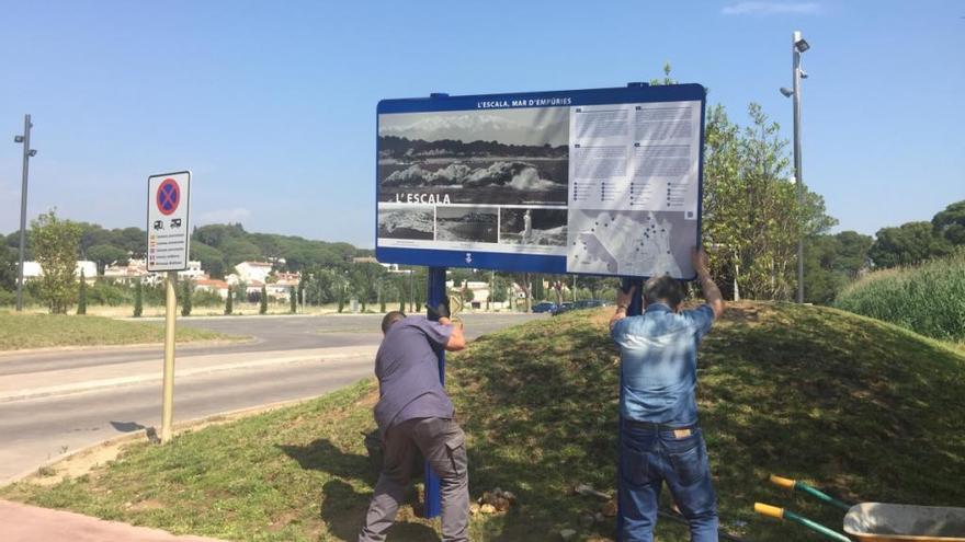 La col·locació dels primers cartells