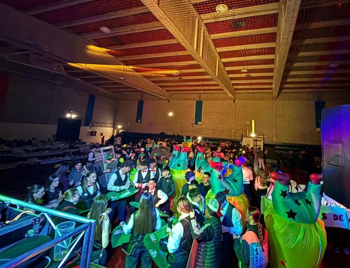 Música en el pabellón de Ricla.