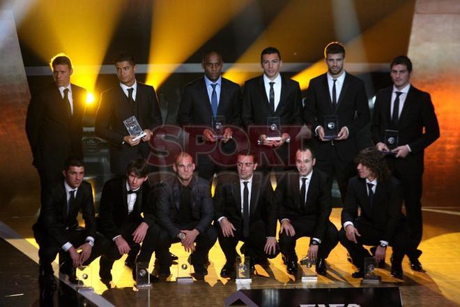 El 10 de enero de 2011 David Villa es incluído en el Once Ideal en la gala del Balón de Oro junto a sus compañeros Leo Messi Andrés Iniesta, Xavi Hernández, Gerard Piqué y Carles Puyol.