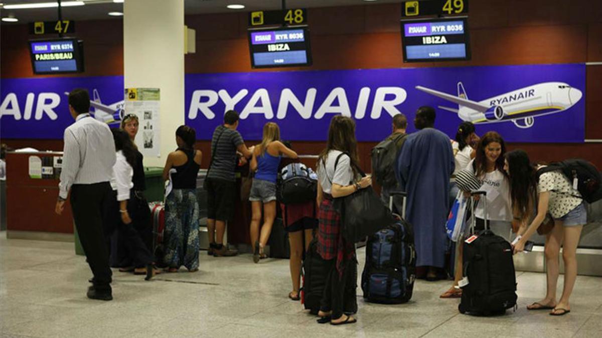 Mostrador de facturación de Ryanair en El Prat