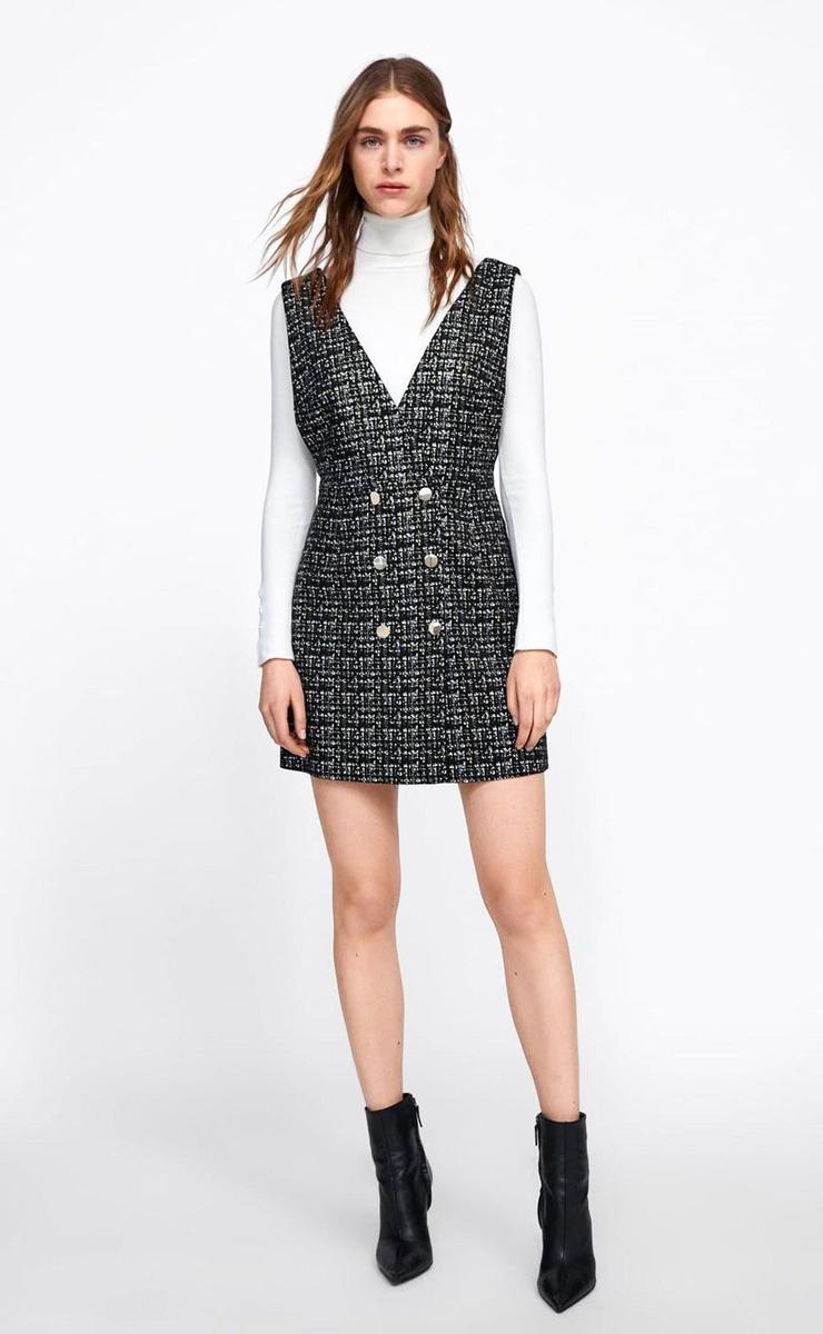 Vestido pichi de Zara (Precio: 29,95 euros)