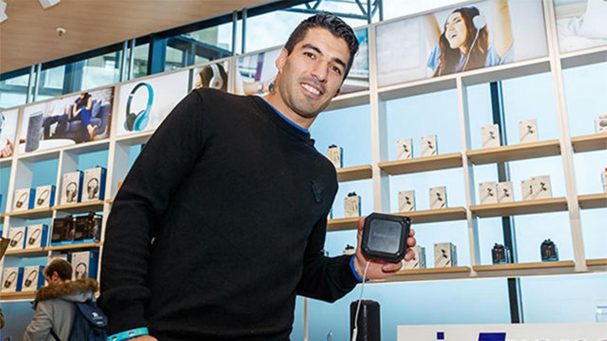 Suárez inaugura la tienda de Aliexpress en Barcelona