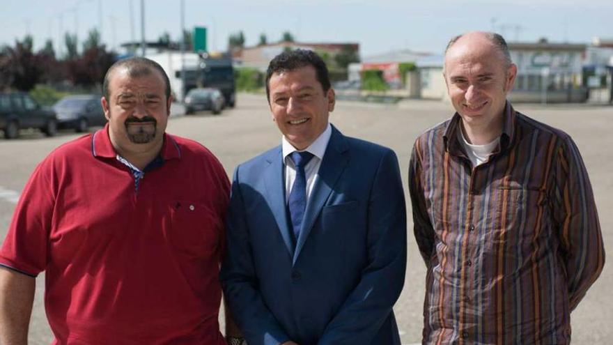 José Luis Colao, José Caamaño y Luis Suárez, en una imagen reciente en Castrogonzalo (Zamora).