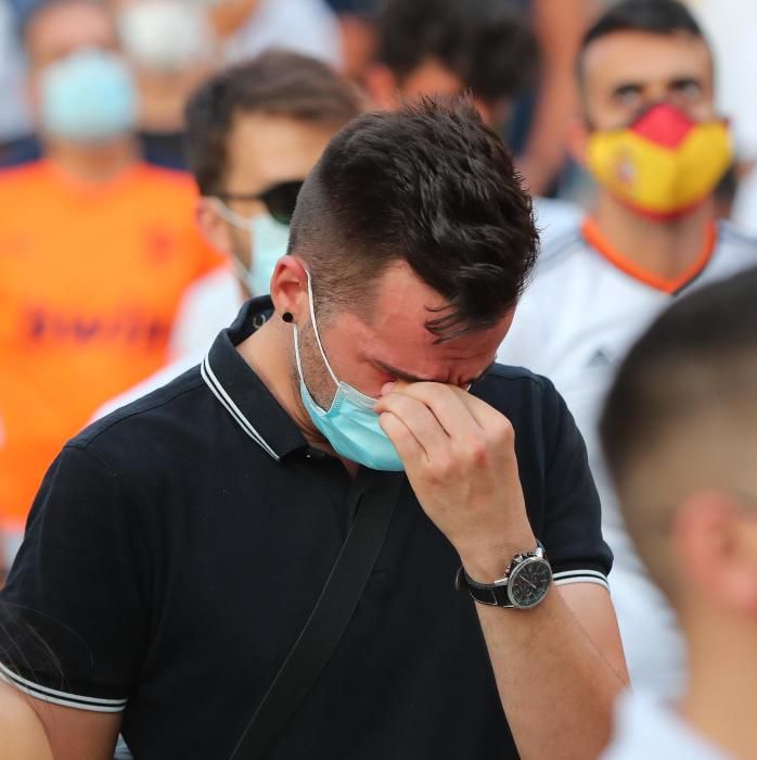 Protesta de los aficionados del Valencia CF contra de Meriton y Peter Lim