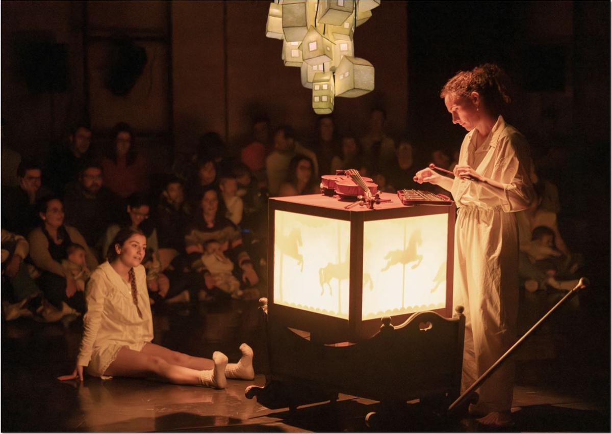 Un moment de l'espectacle 'Madame Lumière' de La Menuda.